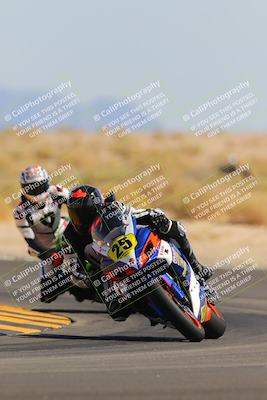 media/Oct-08-2022-SoCal Trackdays (Sat) [[1fc3beec89]]/Turn 16 (125pm)/